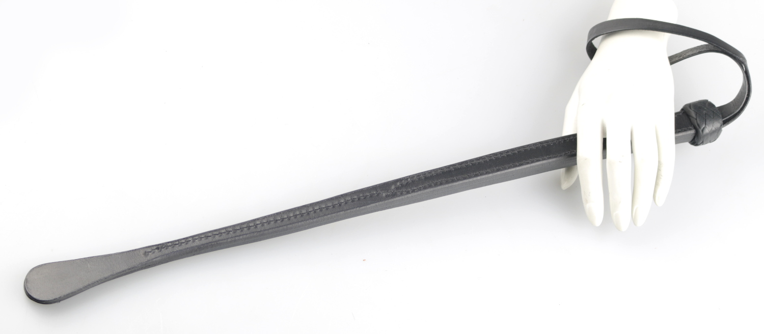 Leder-Paddle in Gertenoptik